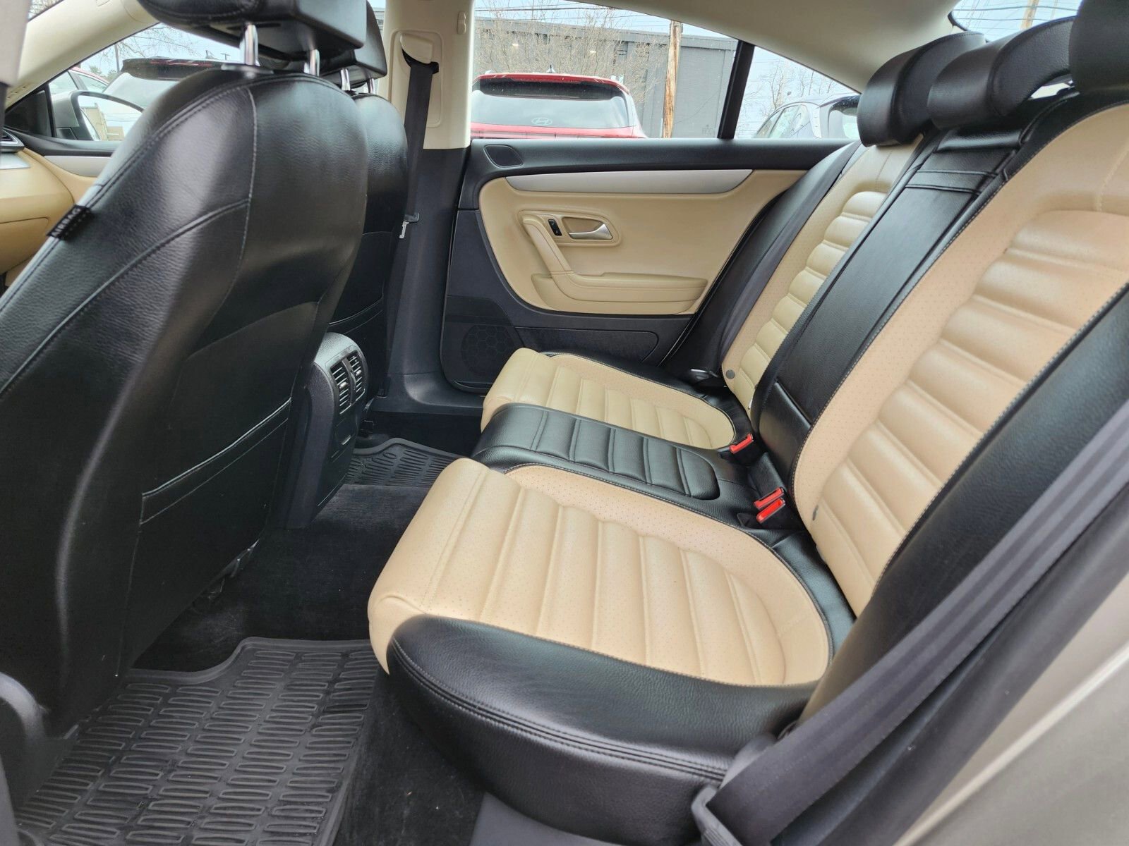 Used 2013 Volkswagen CC Sport image 16