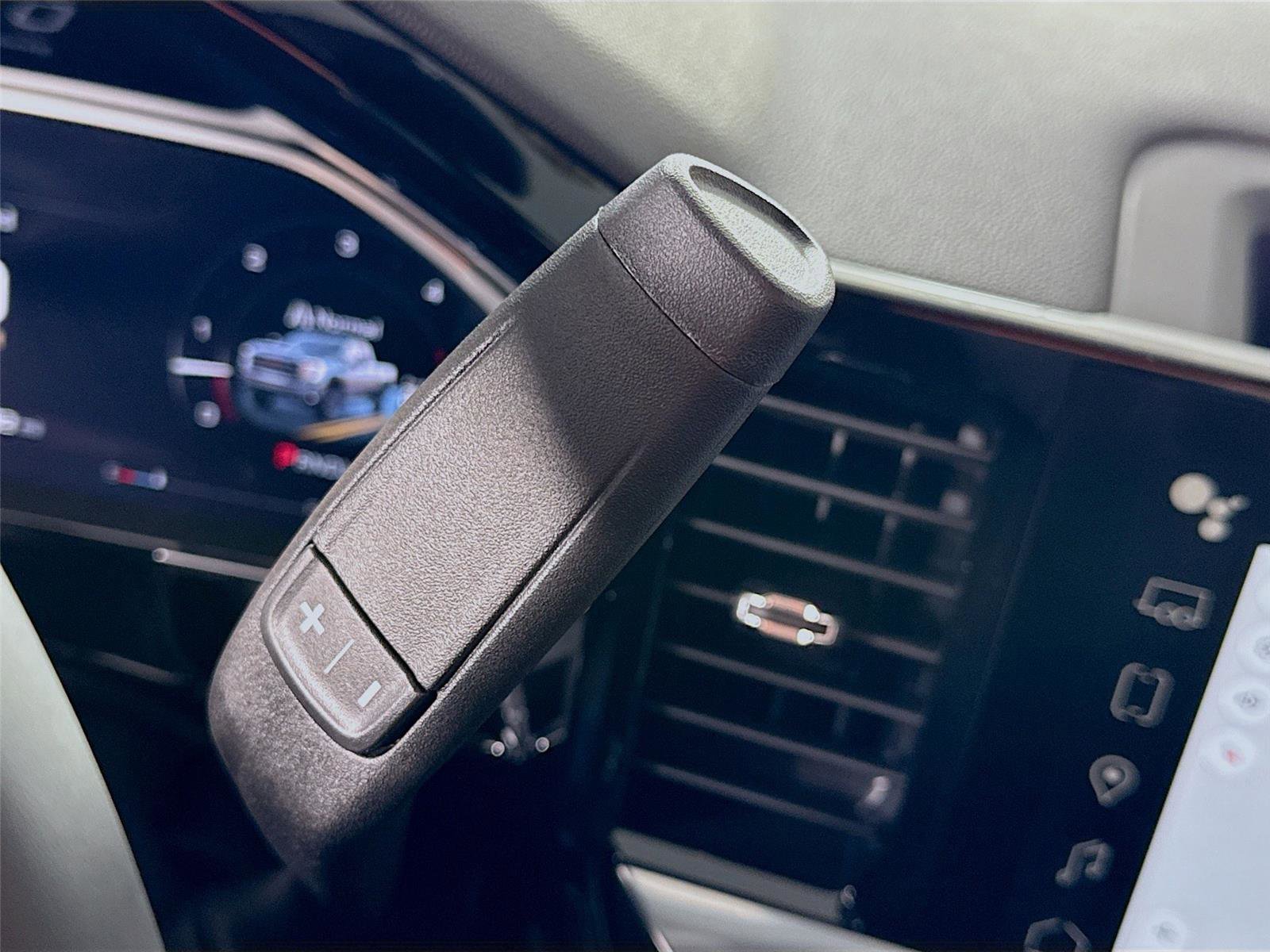 New 2026 GMC Sierra 3500 SLT w/ SLT Convenience Package image 12