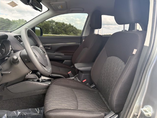 Used 2025 Mitsubishi Outlander Sport AWD image 11