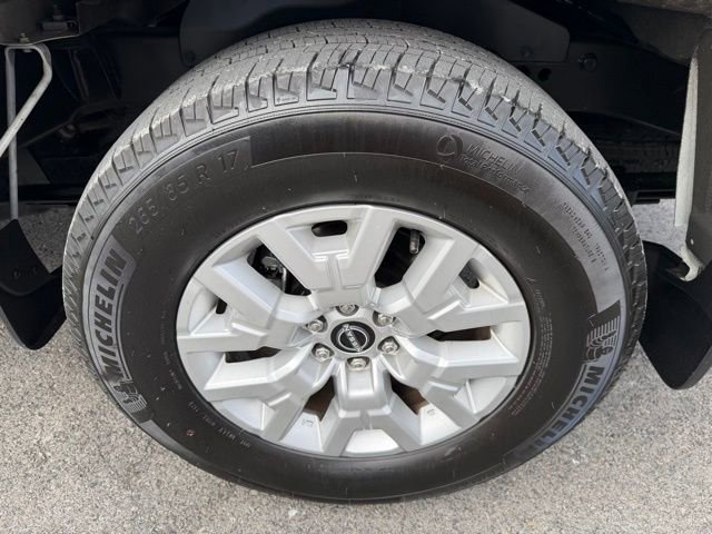 Used 2024 Nissan Frontier SV w/ SV Convenience Package image 10