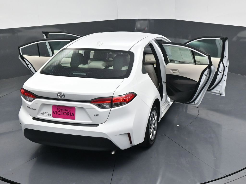 Used 2025 Toyota Corolla LE image 23