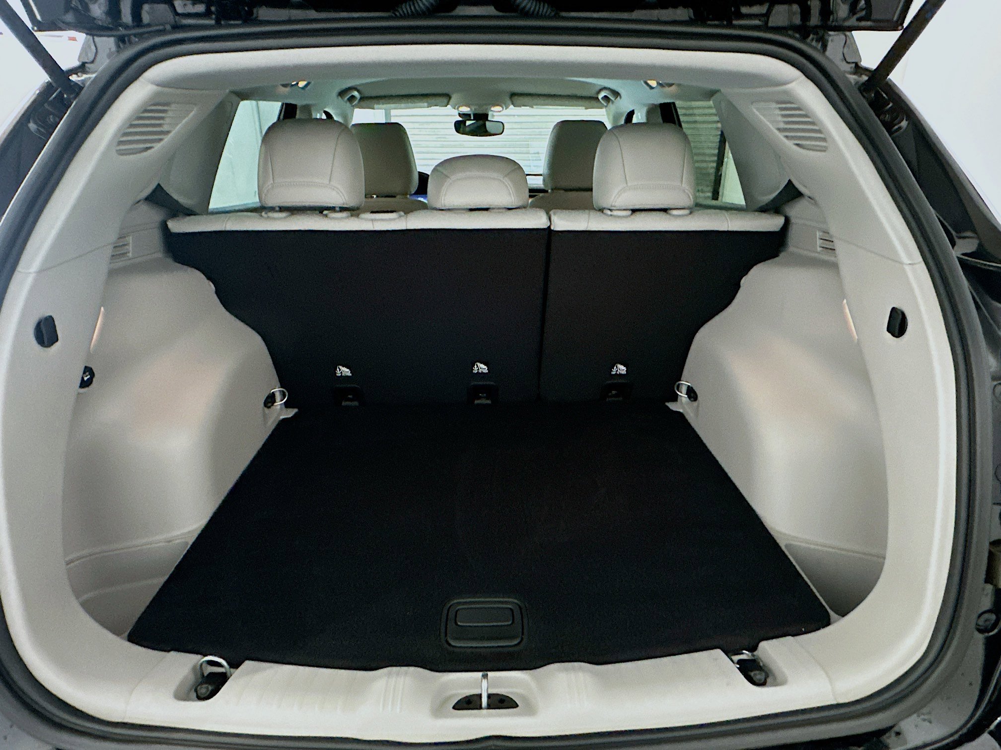 Used 2022 Jeep Compass Limited image 29