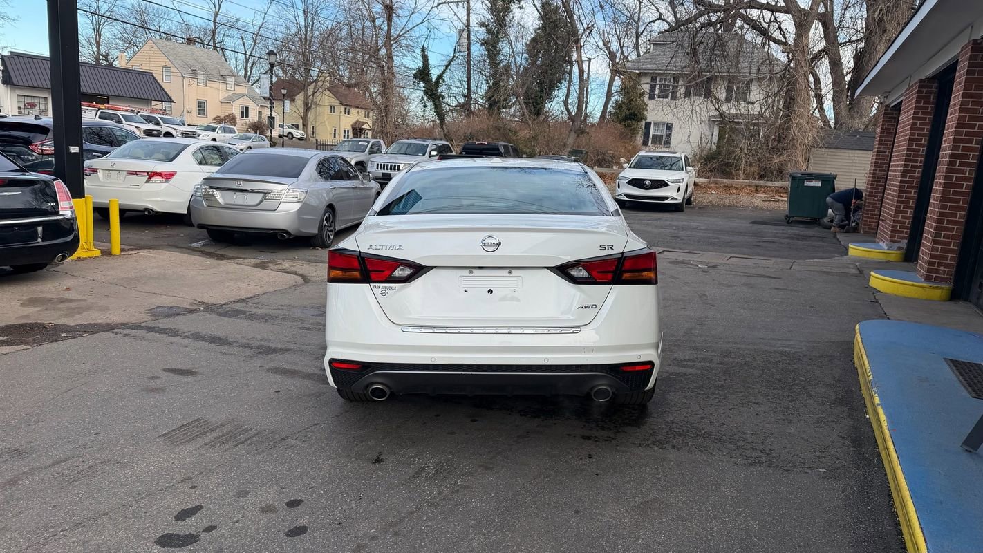 Used 2021 Nissan Altima 2.5 SR w/ SR Premium Package image 4