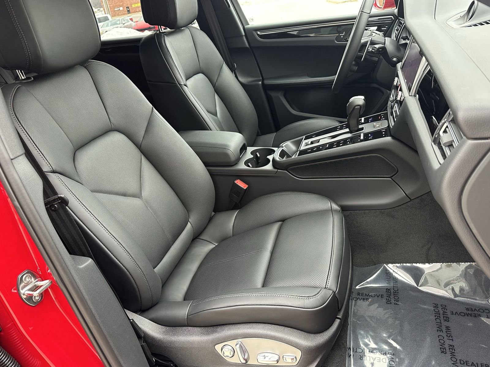 New 2026 Porsche Macan image 21