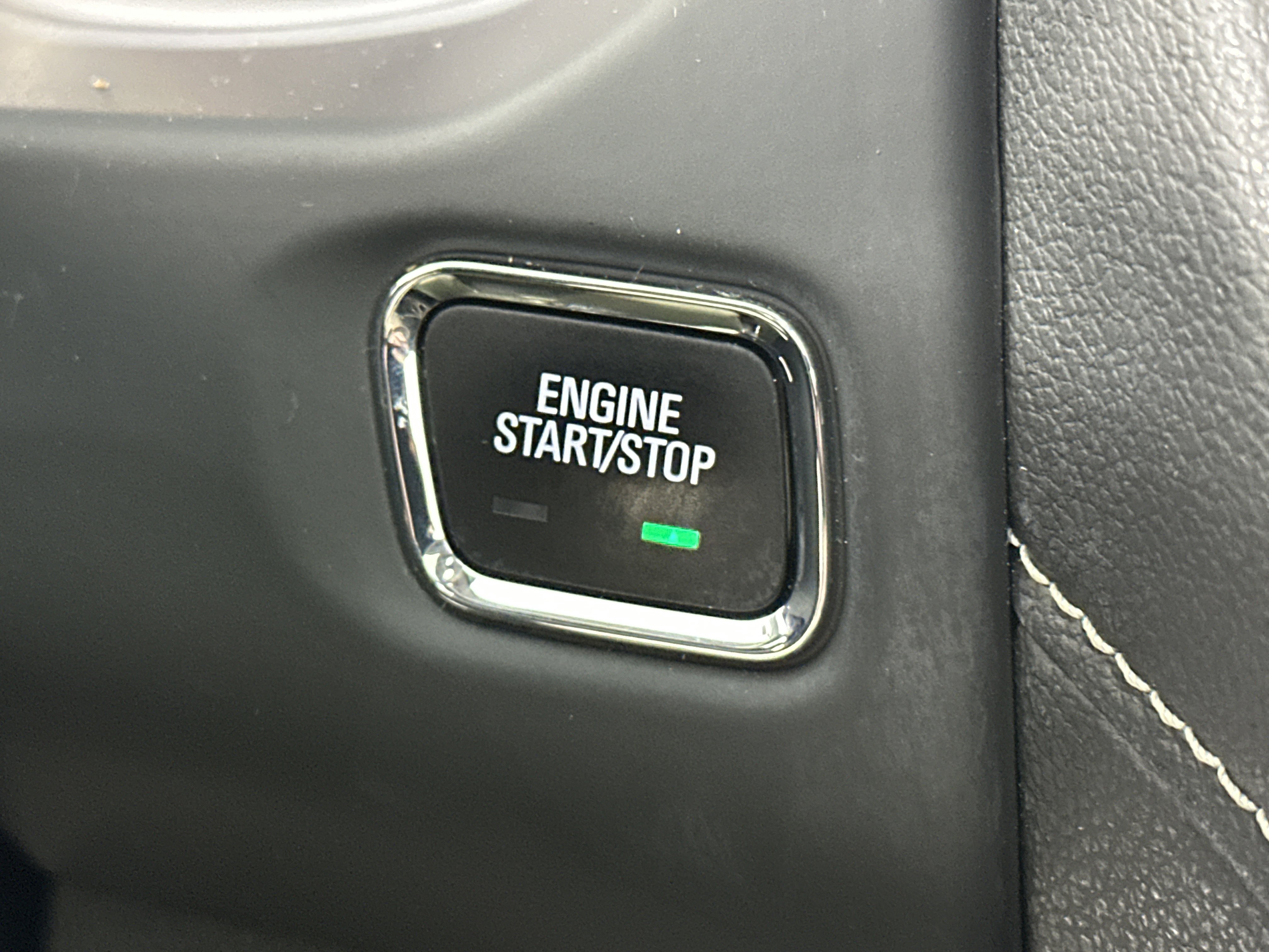 Used 2023 GMC Acadia SLE w/ Driver Convenience Package image 32