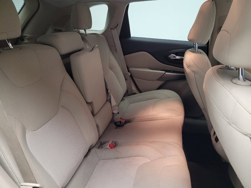 Used 2020 Jeep Cherokee Latitude image 19