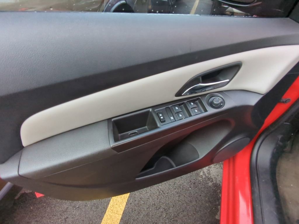 Used 2015 Chevrolet Cruze LS FWD image 7