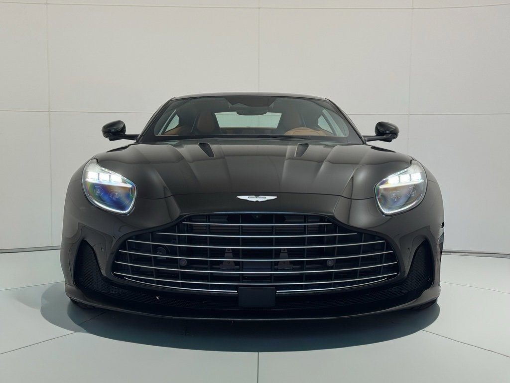 Used 2025 Aston Martin DB12 Coupe image 4