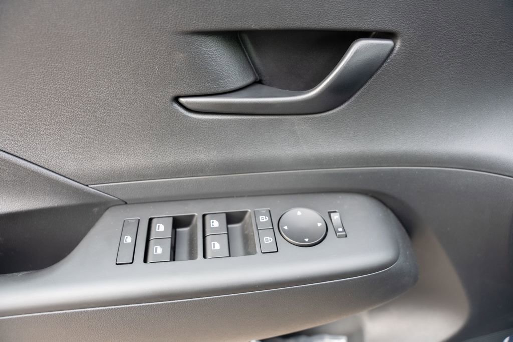 New 2026 Hyundai Kona SE image 16