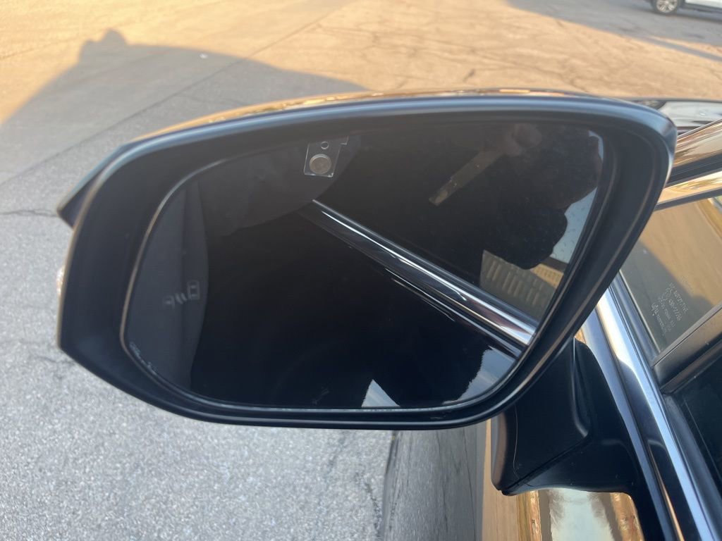 Used 2021 Toyota Venza LE w/ Carpet Mat Package (TMS) image 40