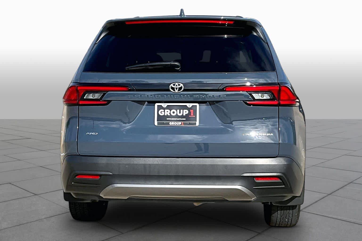 Used 2025 Toyota Grand Highlander AWD image 5