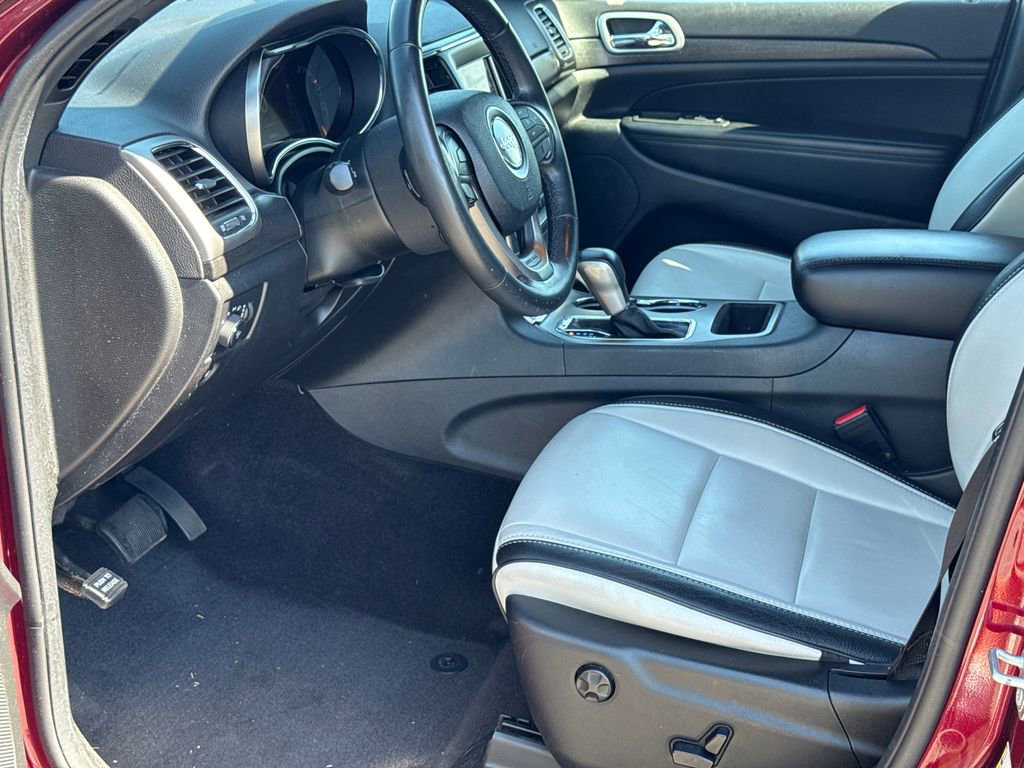 Used 2018 Jeep Grand Cherokee Laredo AWD/4WD image 9