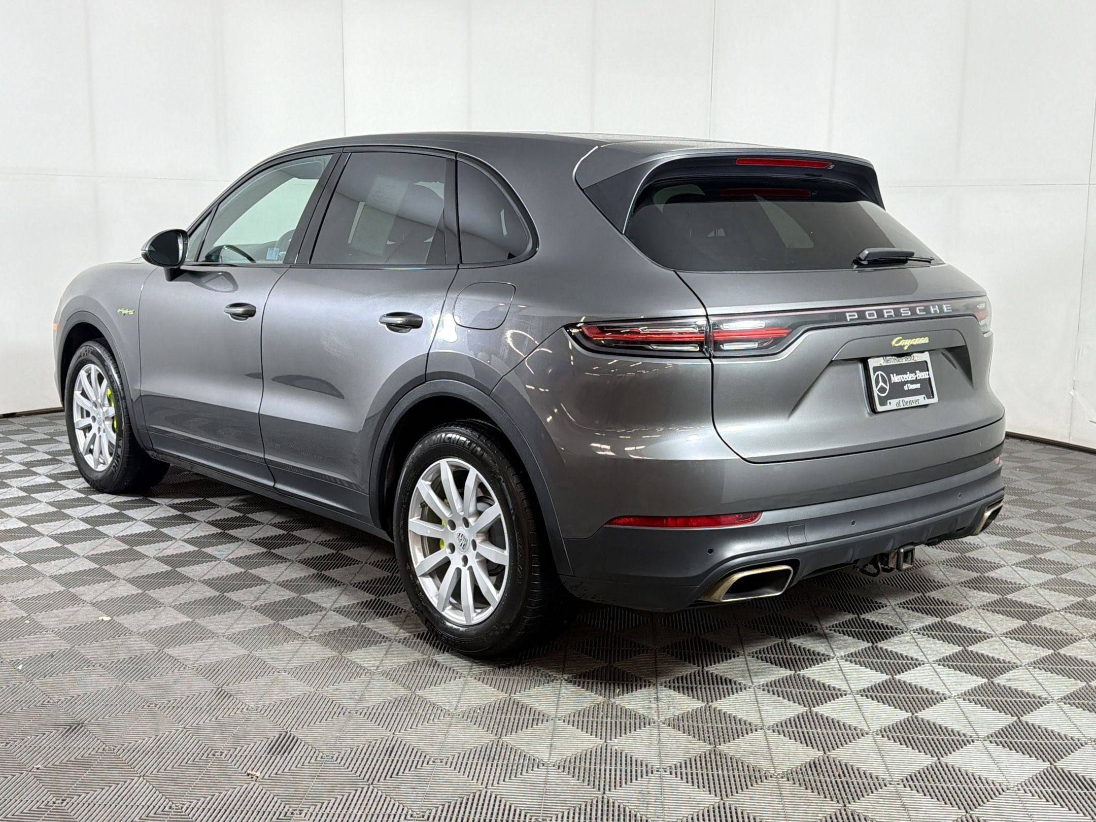 Used 2021 Porsche Cayenne E-Hybrid AWD/4WD image 3