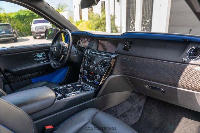 Used 2020 Rolls-Royce Cullinan Black Badge image 64