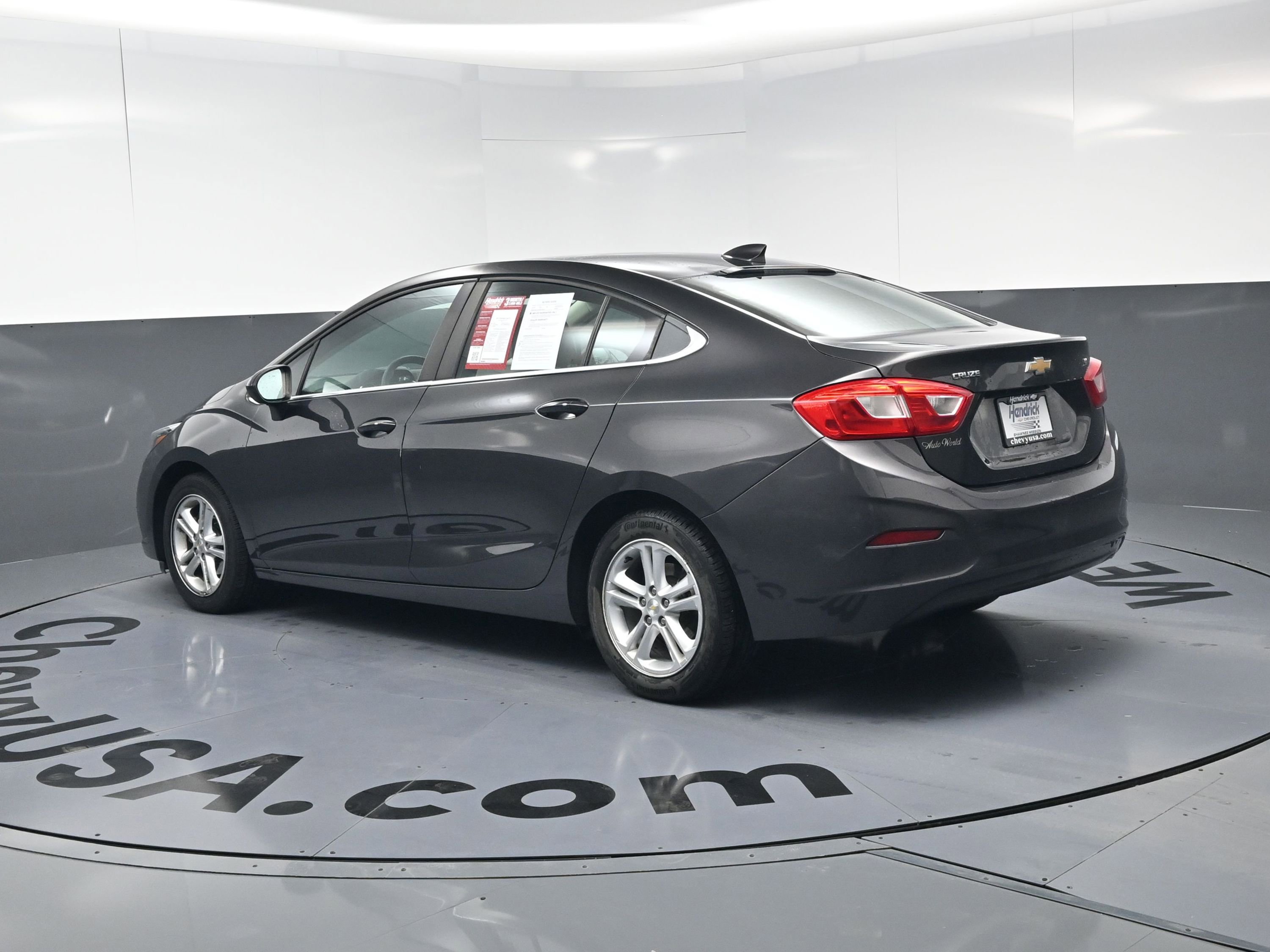 Used 2017 Chevrolet Cruze LT w/ Convenience Package image 7