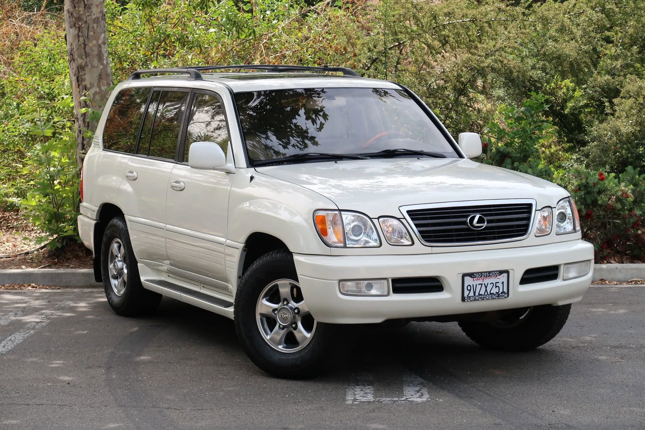 Used 2001 Lexus LX 470 4WD image 2