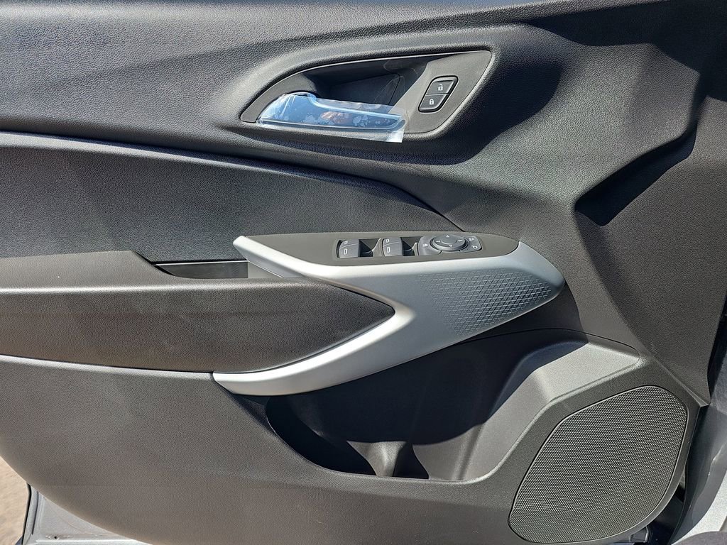 New 2026 Chevrolet Trax RS w/ Sunroof Package image 26