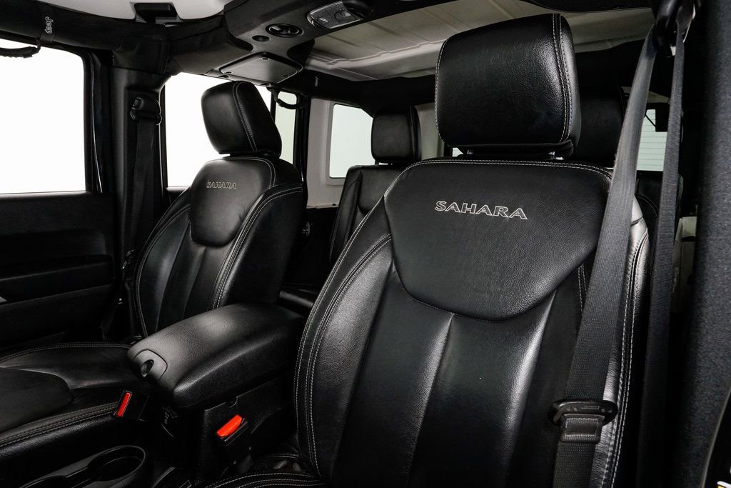 Used 2018 Jeep Wrangler Unlimited Sahara w/ Connectivity Group image 8