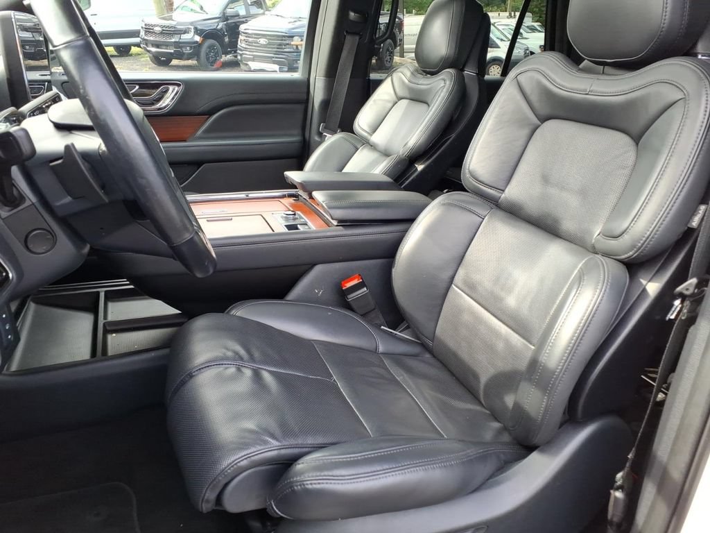 Used 2023 Lincoln Navigator L Reserve w/ Monochromatic Package AWD/4WD image 15