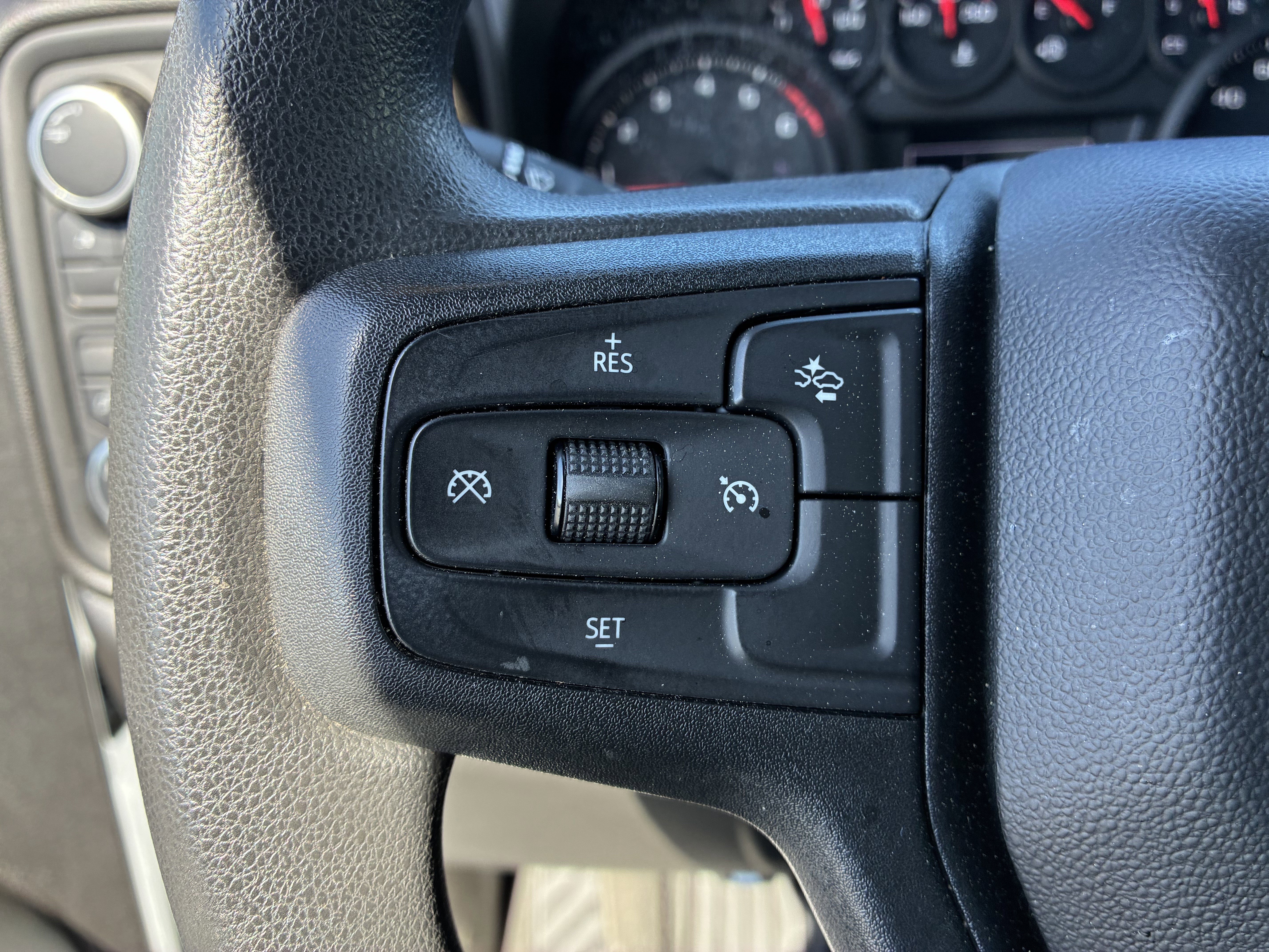 Used 2025 Chevrolet Silverado 2500 Custom AWD/4WD image 30