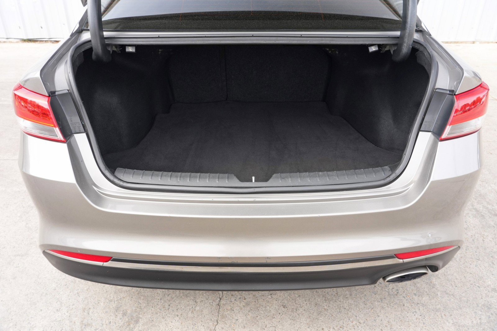 Used 2016 Kia Optima EX image 9