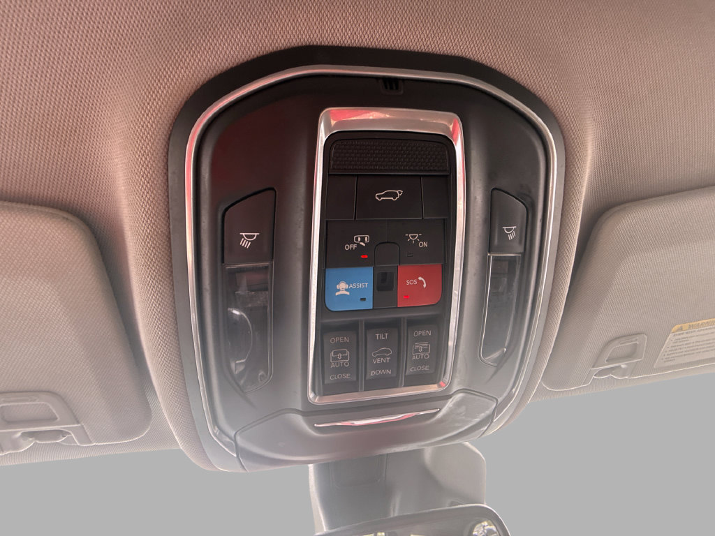 Used 2022 Jeep Grand Cherokee L Limited AWD/4WD image 23