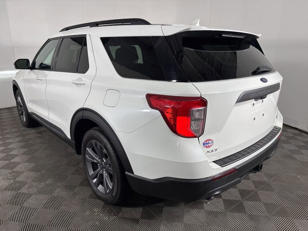 Used 2023 Ford Explorer XLT w/ Equipment Group 202A image 8