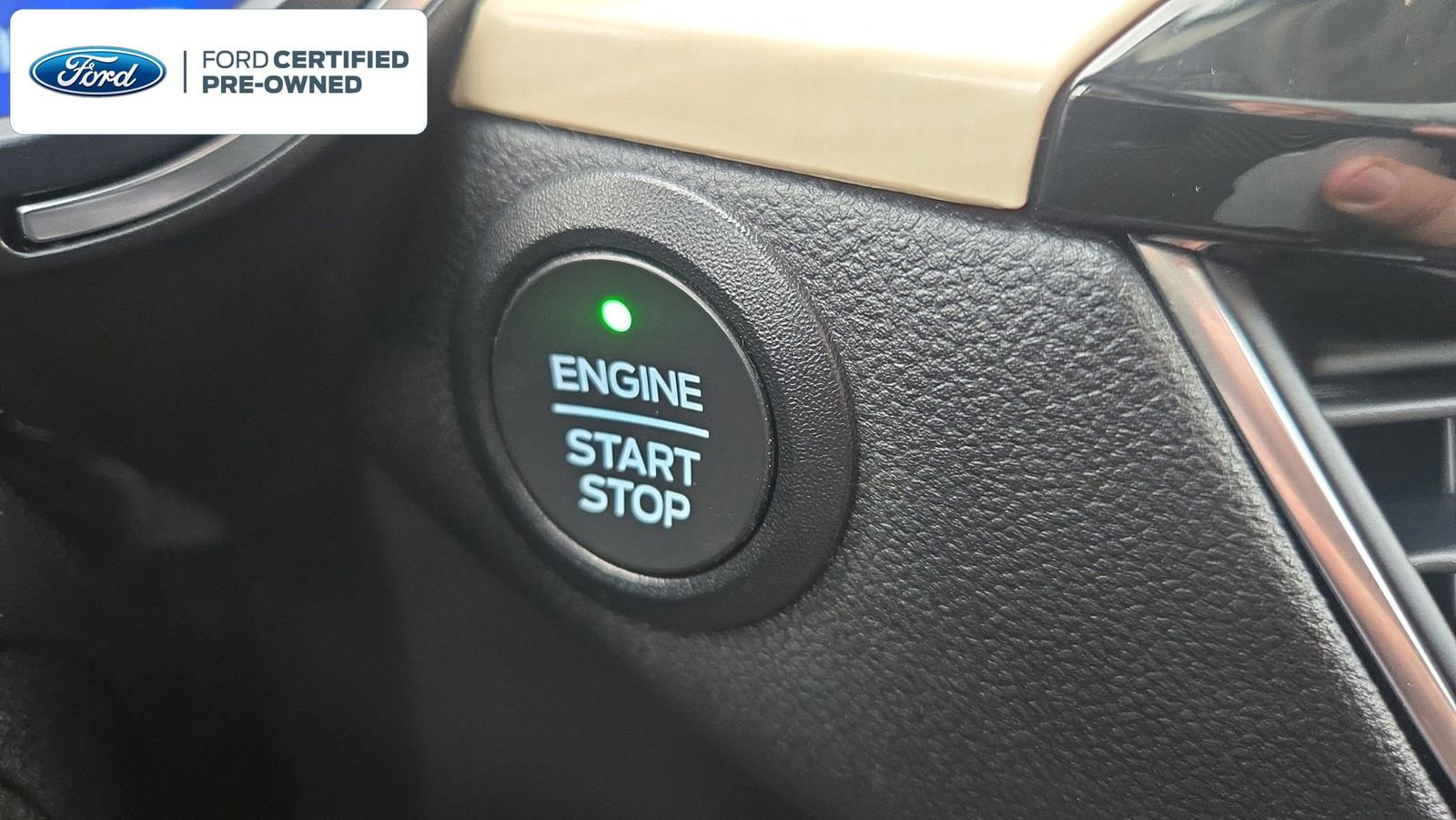 Certified 2022 Ford Escape Titanium w/ Titanium Premium Package FWD image 21
