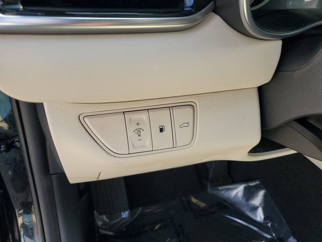 Used 2026 Genesis G70 2.5T image 15