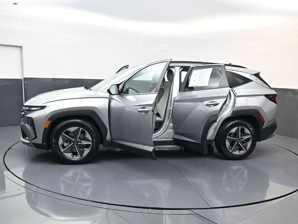 Certified 2025 Hyundai Tucson SEL FWD image 31