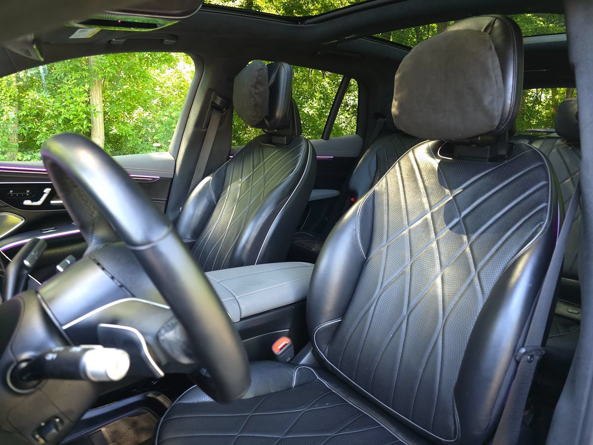 Used 2023 Mercedes-Benz EQS 580 4MATIC SUV image 13