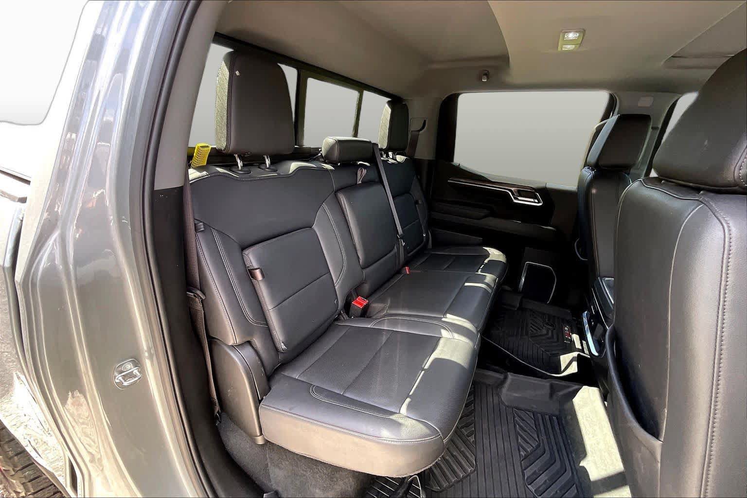 Used 2024 Chevrolet Silverado 1500 LTZ AWD/4WD image 26