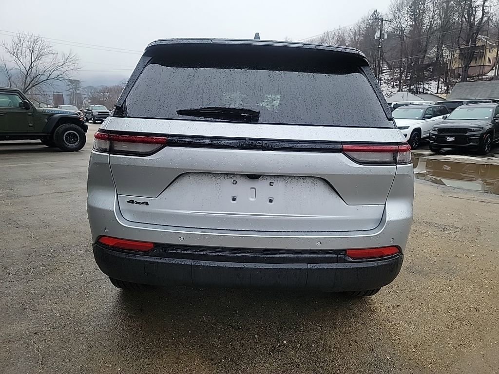 New 2025 Jeep Grand Cherokee Limited image 4