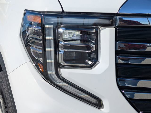 Used 2023 GMC Sierra 1500 SLT w/ X31 Off-Road Package image 11