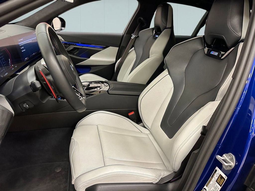 Used 2025 BMW M5 w/ Carbon Package image 5