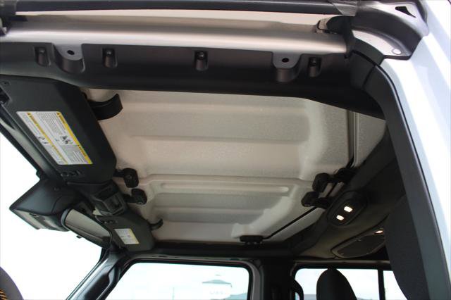 Certified 2024 Jeep Gladiator Sport image 25