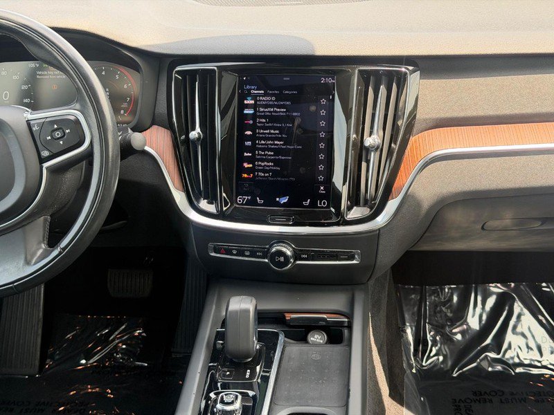 Certified 2022 Volvo S60 B5 Momentum FWD image 14