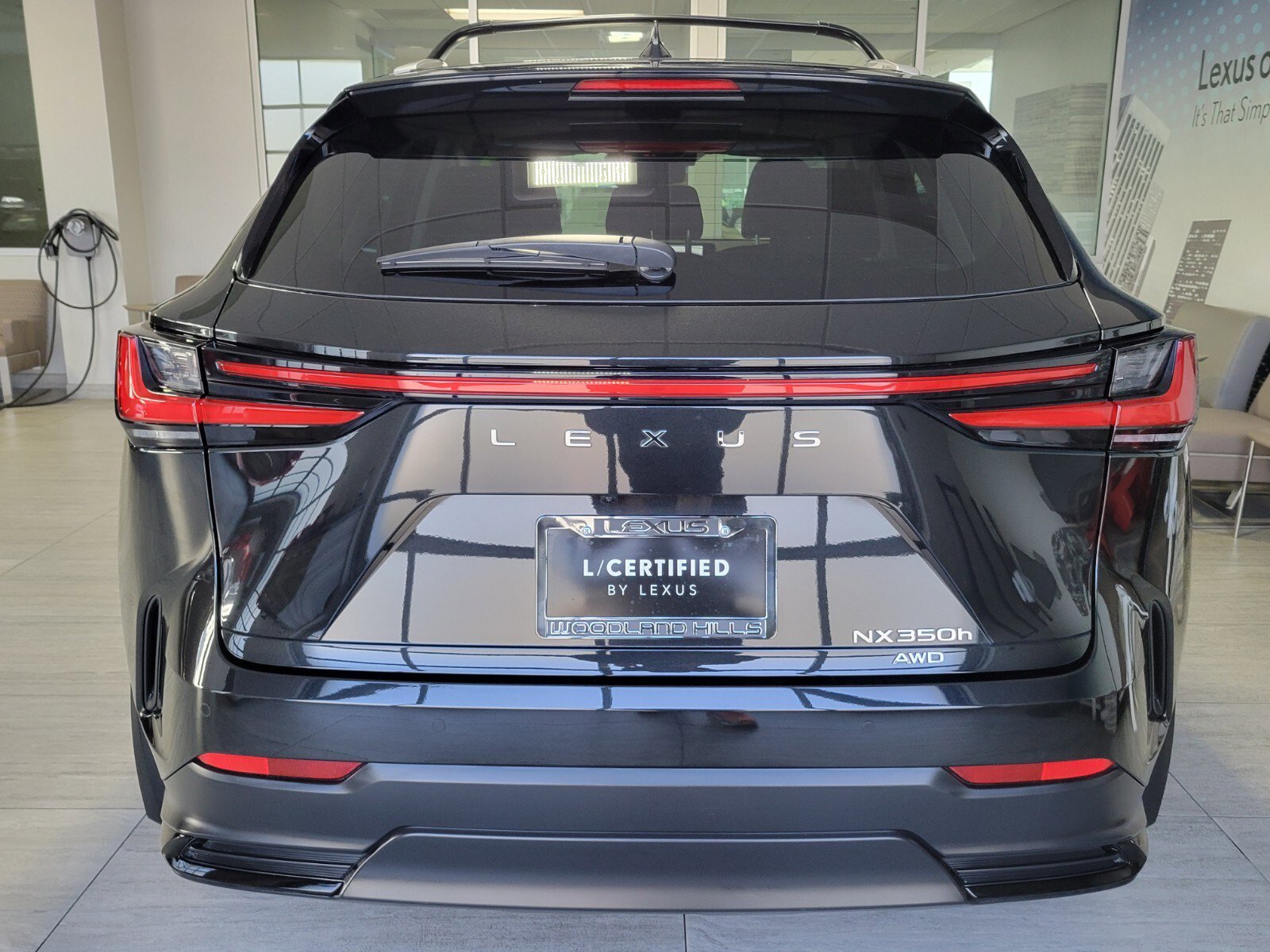 Used 2025 Lexus NX 350h AWD w/ Premium Package image 4