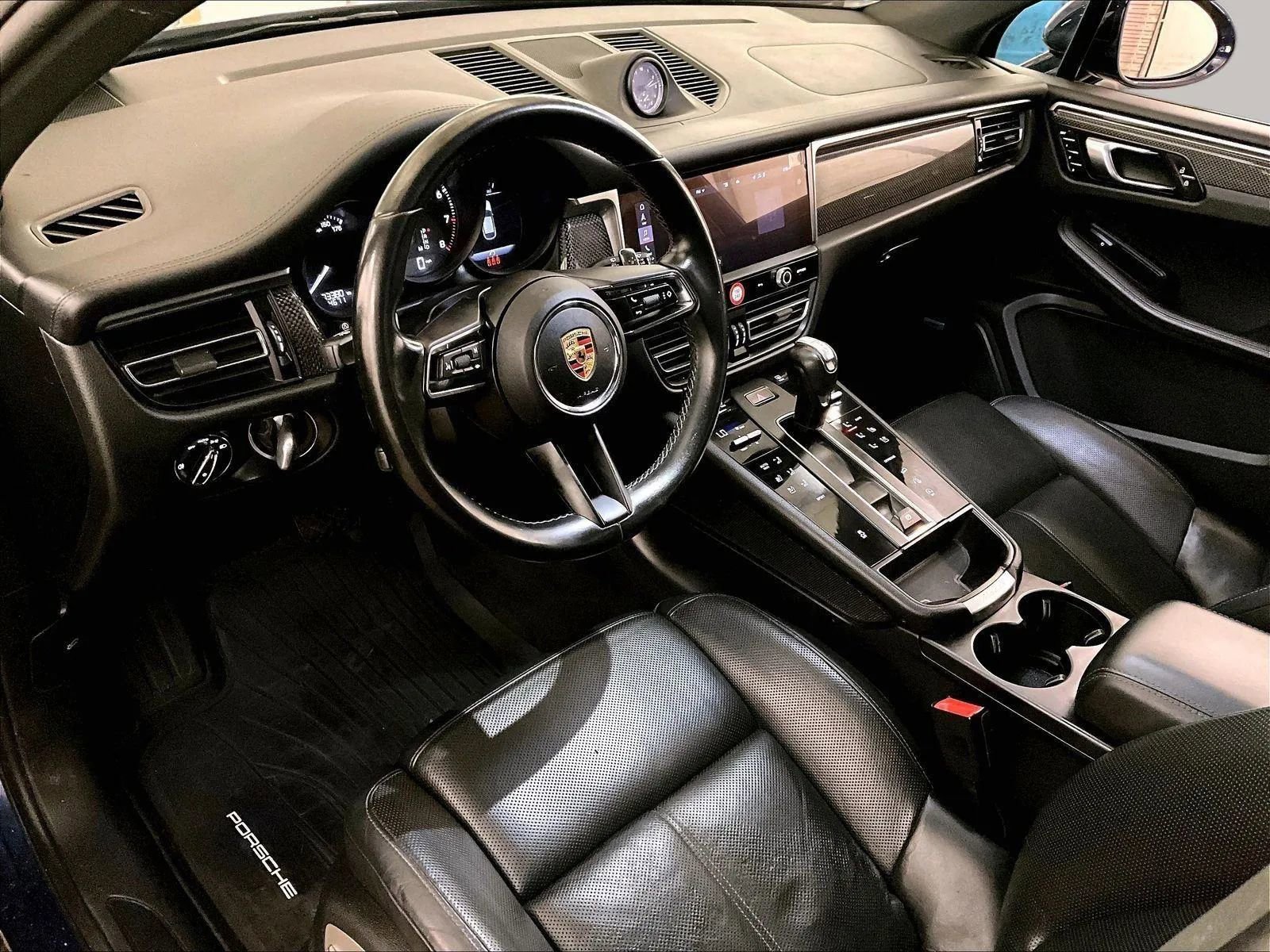 Used 2023 Porsche Macan Turbo AWD/4WD image 12