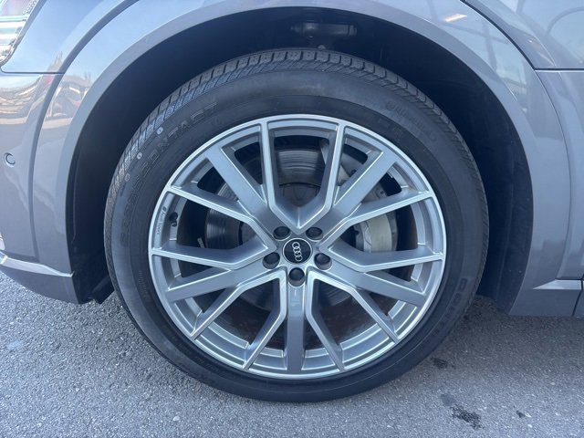 Used 2021 Audi e-tron Prestige w/ Prestige Package image 4