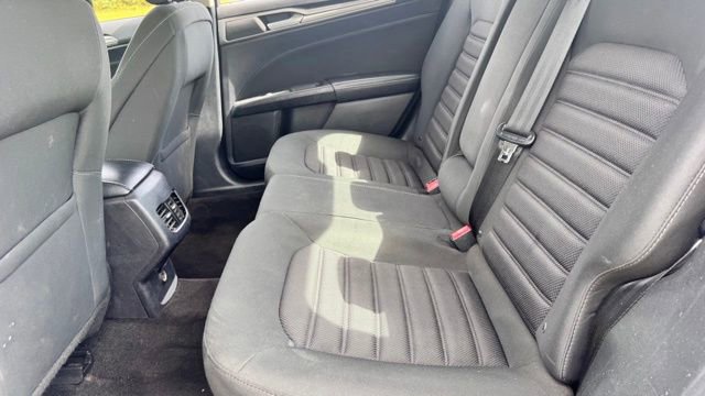 Used 2019 Ford Fusion SE image 24
