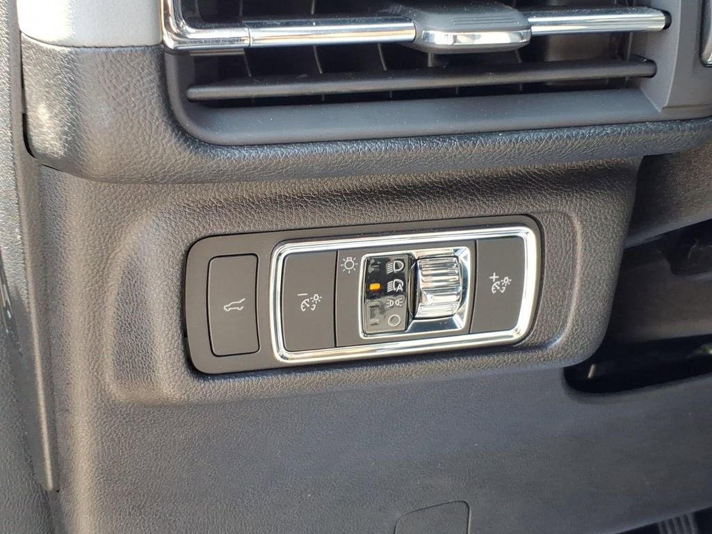 Certified 2022 Lincoln Corsair FWD w/ Equipment Group 101A image 19