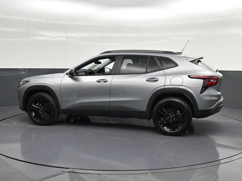 Used 2026 Chevrolet Trax ACTIV FWD image 8