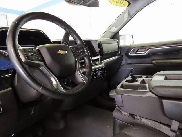 Used 2023 Chevrolet Silverado 1500 LT w/ Protection Package image 4