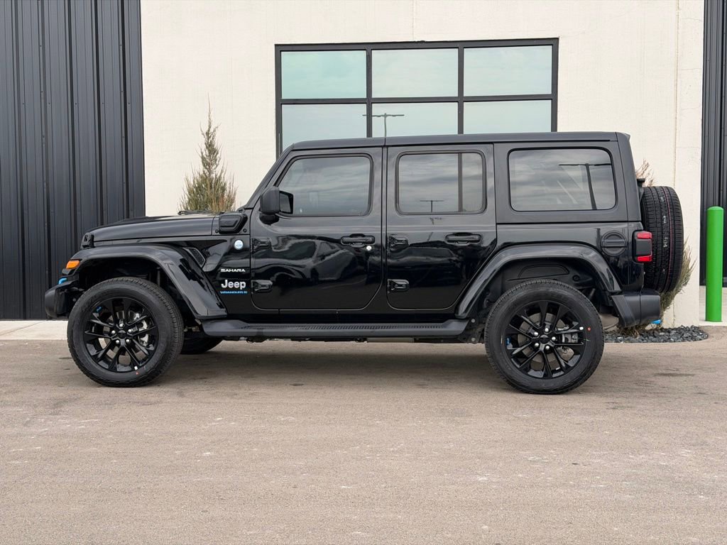 Used 2023 Jeep Wrangler Unlimited Sahara w/ Cold Weather Group AWD/4WD image 2