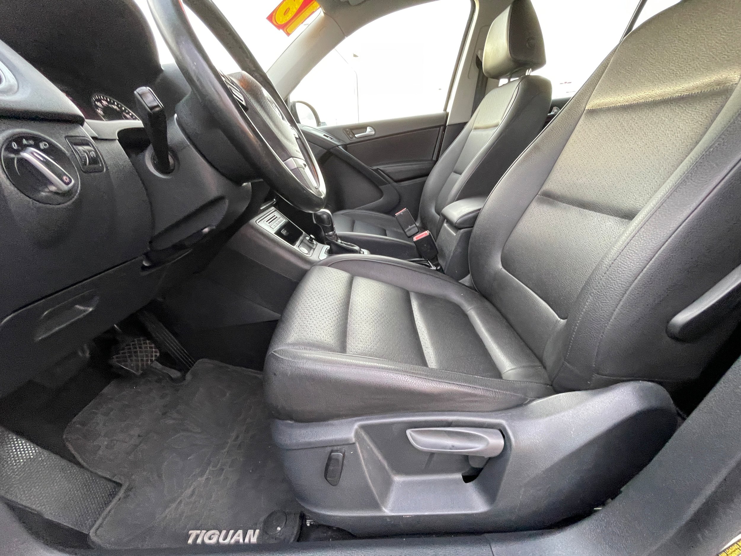 Used 2016 Volkswagen Tiguan S image 14