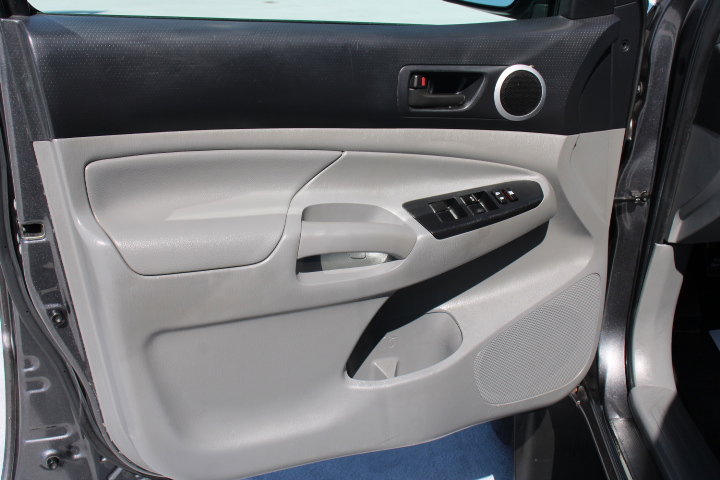 Used 2014 Toyota Tacoma PreRunner w/ SR5 Package RWD image 10