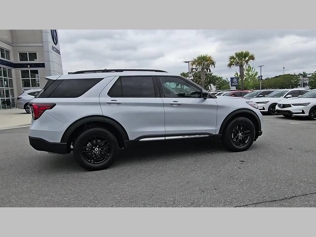 Used 2025 Ford Explorer Active AWD/4WD image 29