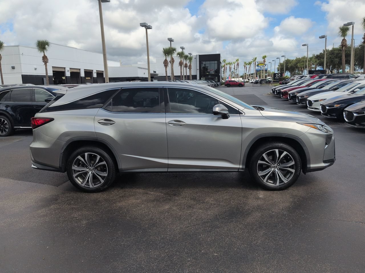 Used 2019 Lexus RX 350L FWD w/ Premium Package image 3
