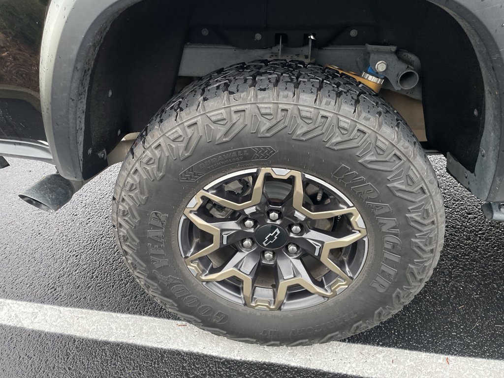 Used 2024 Chevrolet Colorado ZR2 w/ ZR2 Convenience Package III image 14